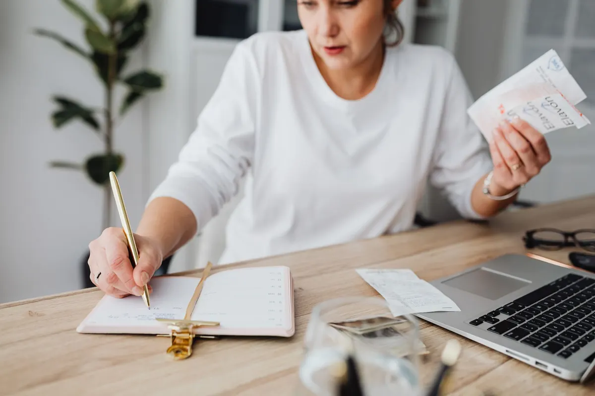 The 50/30/20 Budget: A Beginner's Guide for First-Time Budgeters